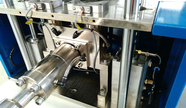 Development Trends of Rubber Injection Molding Machine Equipment